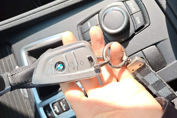 Used BMW 1 Series 2018 118i Fashion Model Vehicle Key