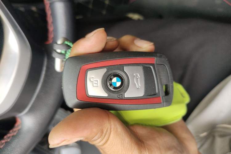 Used BMW 1 Series 2018 118i Sport Design Package Vehicle Key