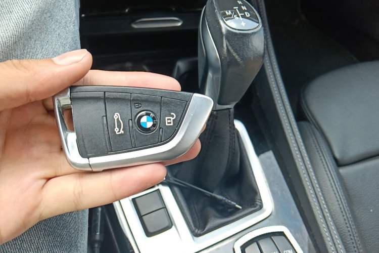 Used BMW 1 Series 2018 118i Sport Edition Vehicle Key