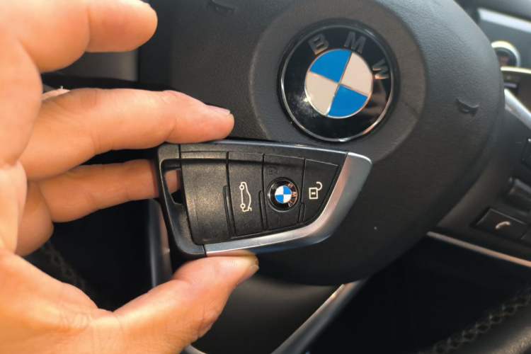 Used BMW 1 Series 2018 118i Sport Edition Vehicle Key