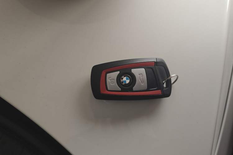 Used BMW 1 Series 2018 118i Sport Design Package Vehicle Key