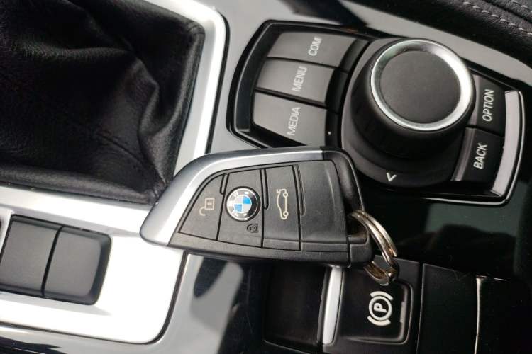Used BMW 1 Series 2018 118i Sport Edition Vehicle Key