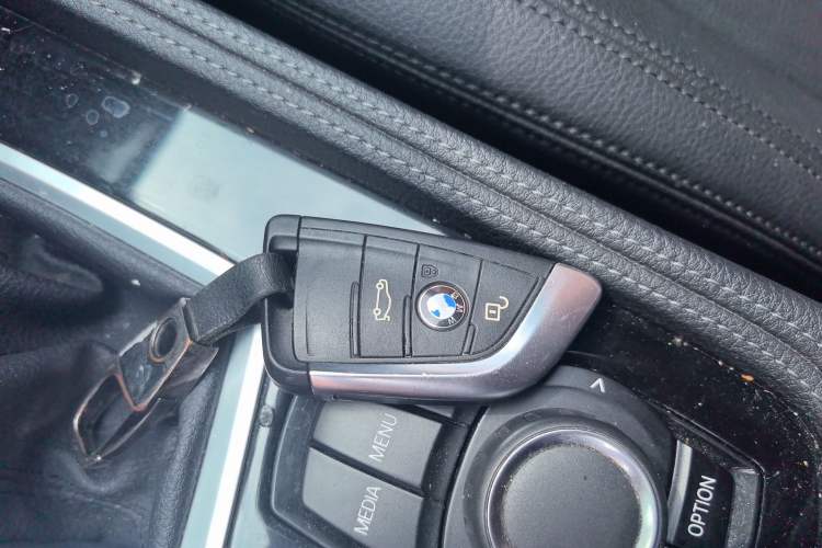 Used BMW 1 Series 2018 118i Sport Edition Vehicle Key