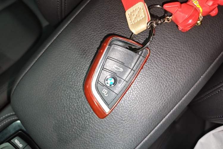 Used BMW 1 Series 2018 118i Sport Edition Vehicle Key