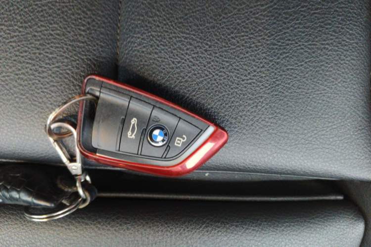 Used BMW 1 Series 2018 118i Sport Edition Vehicle Key