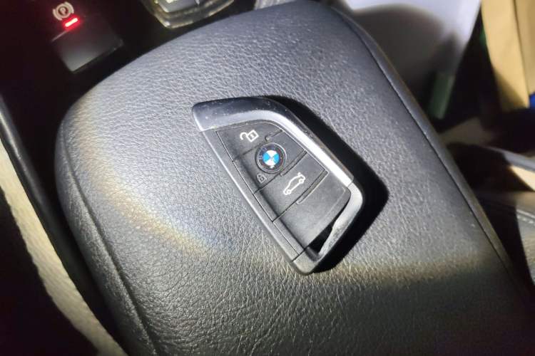 Used BMW 1 Series 2018 118i Sport Edition Vehicle Key