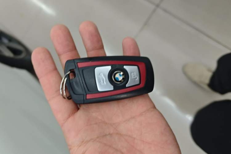 Used BMW 1 Series 2018 118i Sport Design Package Vehicle Key