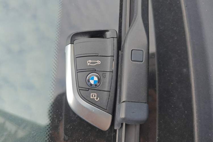 Used BMW 1 Series 2018 118i Sport Edition Vehicle Key