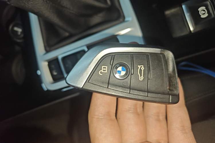 Used BMW 1 Series 2018 118i Sport Edition Vehicle Key