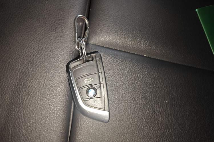 Used BMW 1 Series 2018 118i Sport Edition Vehicle Key