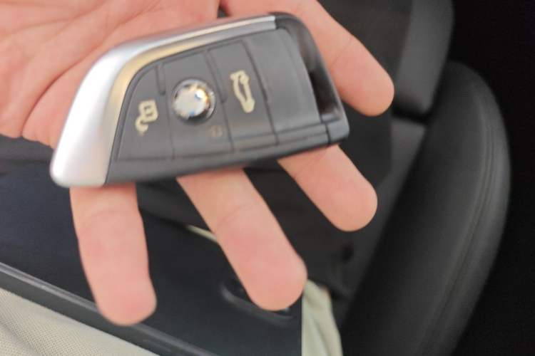 Used BMW 1 Series 2018 118i Sport Edition Vehicle Key