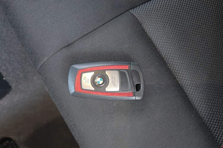 Used BMW 1 Series 2018 118i Sport Design Package Vehicle Key