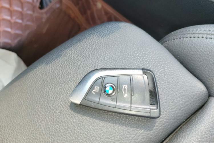 Used BMW 1 Series 2018 118i Sport Edition Vehicle Key