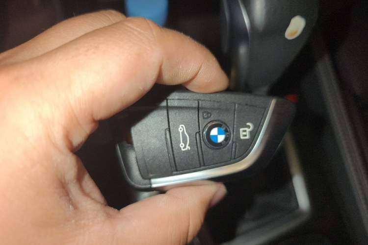 Used BMW 1 Series 2018 118i Sport Edition Vehicle Key