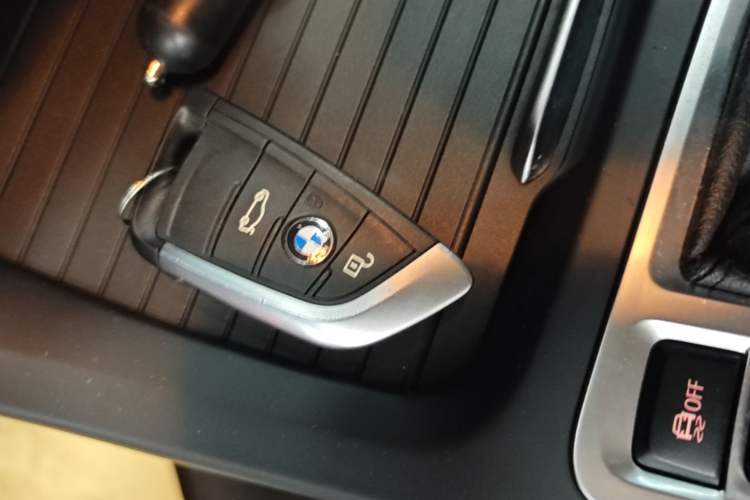 Used BMW 1 Series 2018 118i Fashion Model Vehicle Key