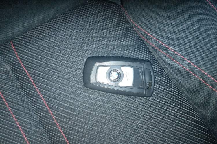 Used BMW 1 Series 2018 118i Sport Design Package Vehicle Key