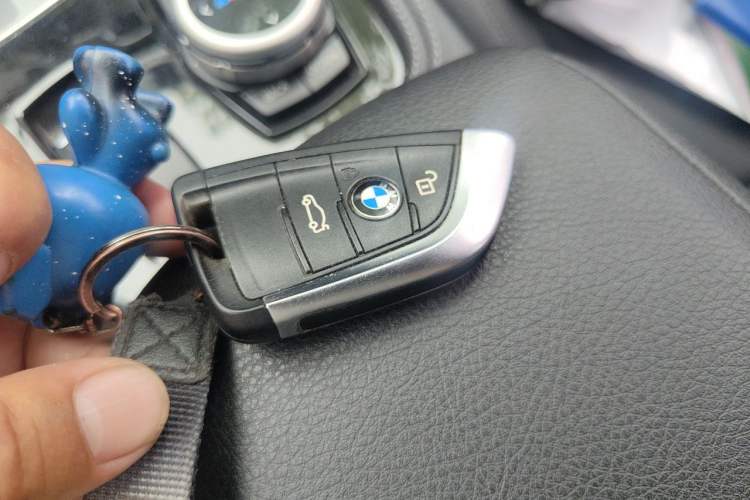 Used BMW 1 Series 2018 118i Sport Edition Vehicle Key