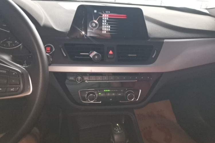 Used BMW 1 Series 2018 118i Fashion Model Audio And AC Panel