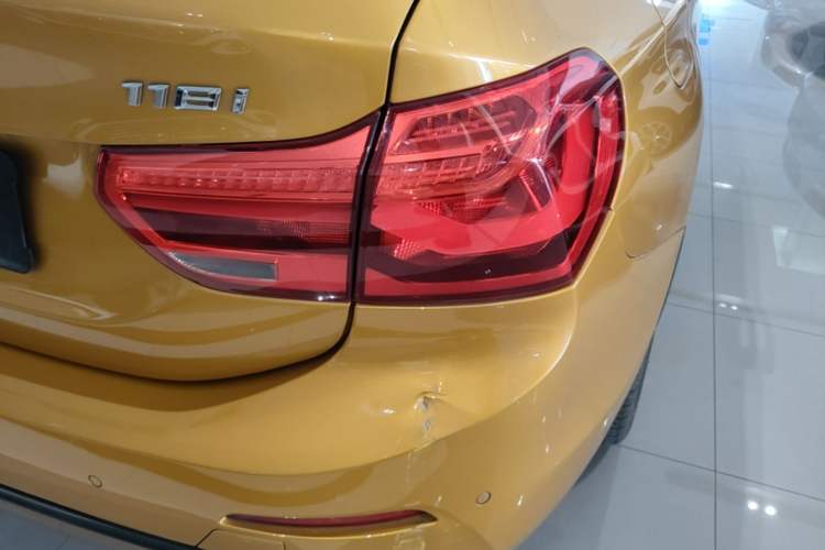 Used BMW 1 Series 2018 118i Design Package Edition Exterior 3