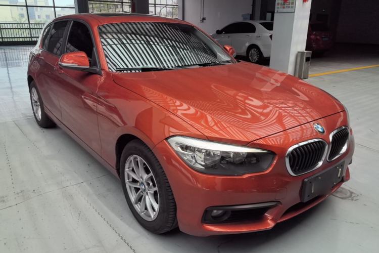 Used BMW 1 Series 2018 118i Leading Model Front Right 45 Deg