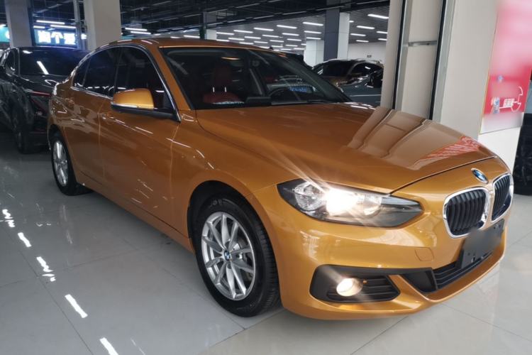 Used BMW 1 Series 2018 118i Fashion Model Front Right 45 Deg
