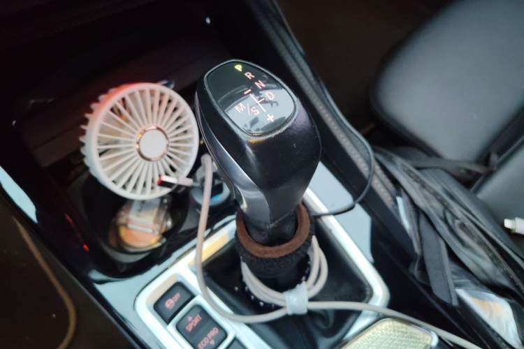 Used BMW 1 Series 2018 118i Sport Edition Gear Lever