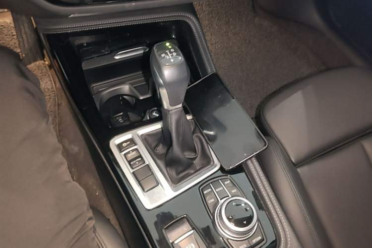 Used BMW 1 Series 2018 118i Design Package Edition Gear Lever