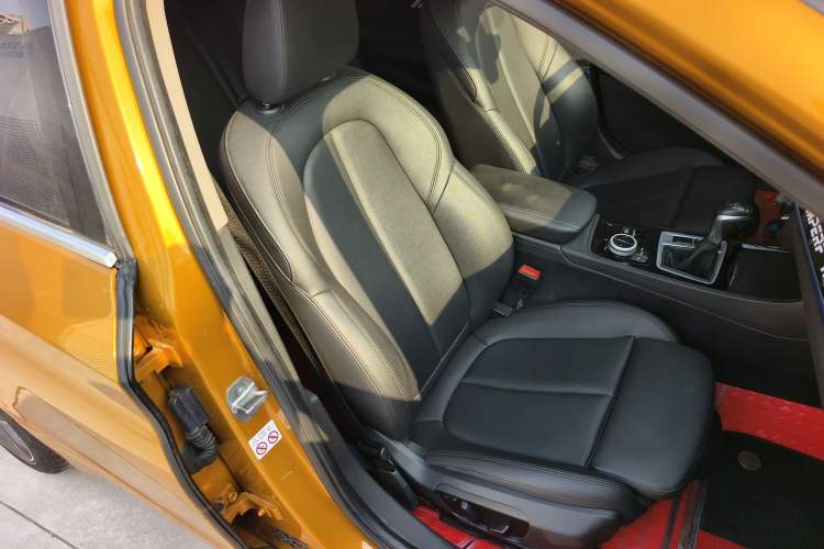 Used BMW 1 Series 2018 118i Sport Edition Right Front Seat