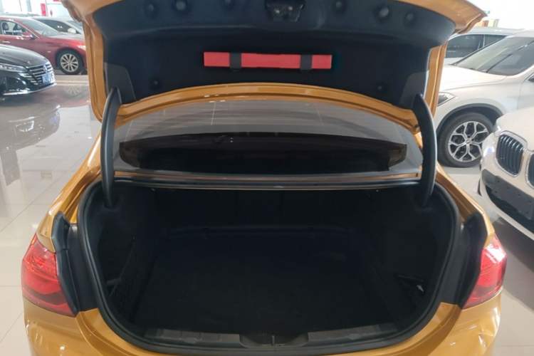 Used BMW 1 Series 2018 118i Design Package Edition Trunk
