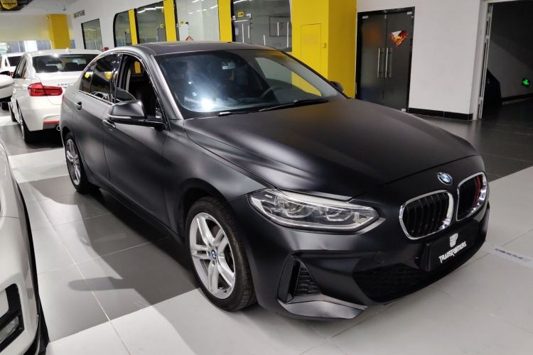 Used BMW 1 Series 2019 118i M Sport Package Front Right 45 Deg