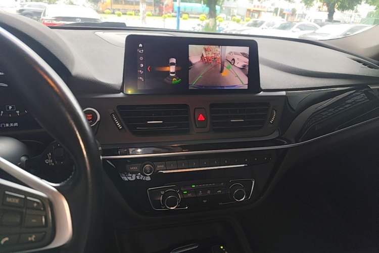 Used BMW 1 Series 2019 118i Fashion Model Audio And AC Panel