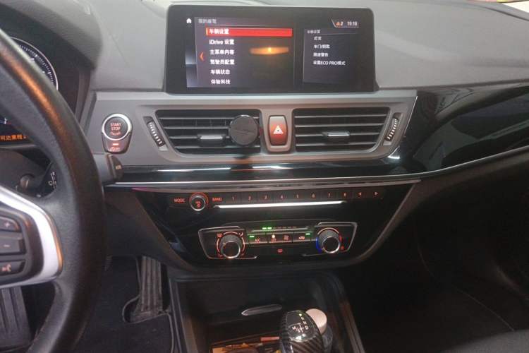 Used BMW 1 Series 2019 118i Fashion Model Audio And AC Panel