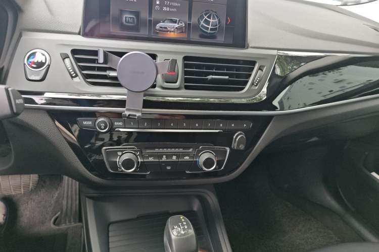 Used BMW 1 Series 2019 118i Fashion Model Audio And AC Panel
