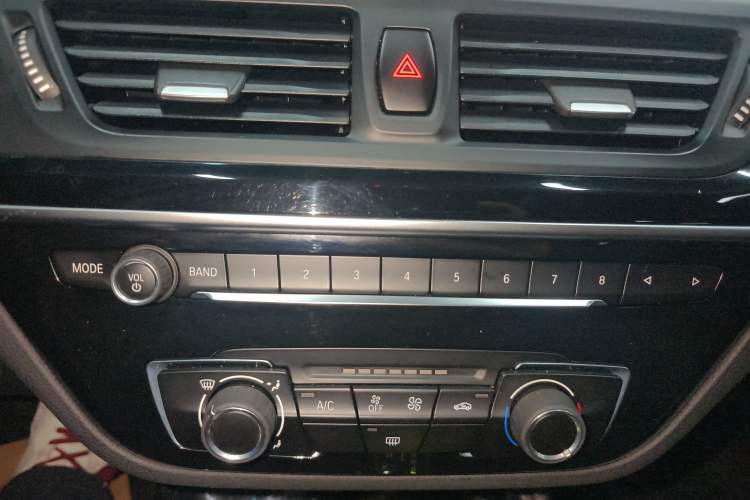 Used BMW 1 Series 2019 118i M Sport Package Audio And AC Panel