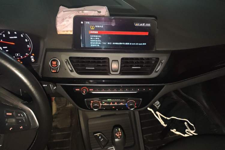 Used BMW 1 Series 2019 118i Fashion Model Audio And AC Panel