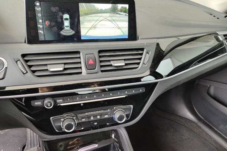Used BMW 1 Series 2019 118i M Sport Package Audio And AC Panel