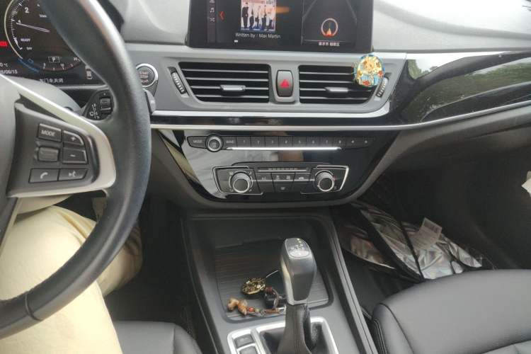 Used BMW 1 Series 2019 118i Fashion Model Audio And AC Panel