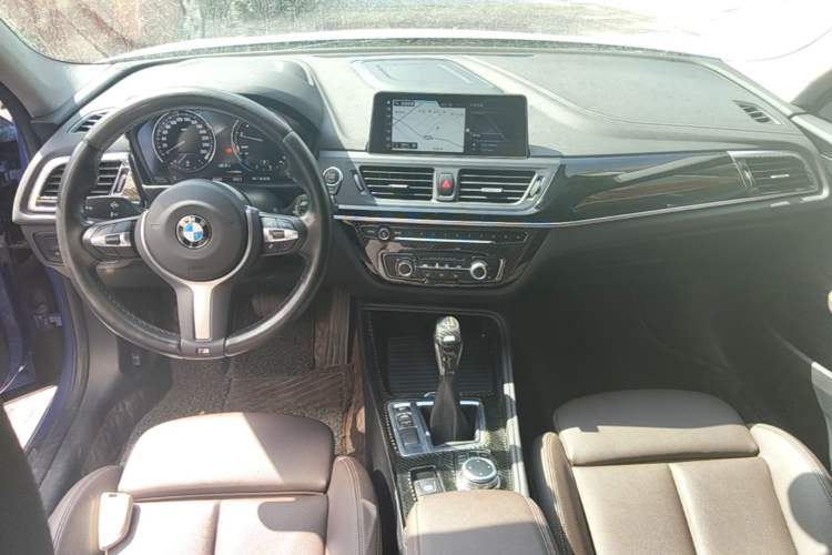 Used BMW 1 Series 2019 118i M Sport Package Center Console