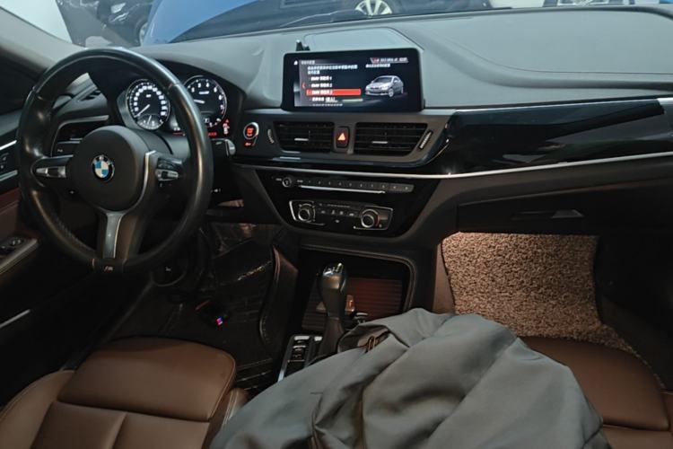 Used BMW 1 Series 2019 118i M Sport Package Center Console