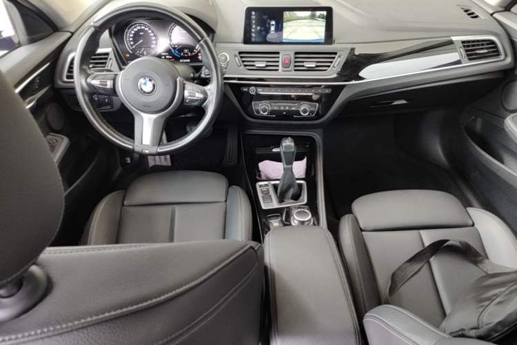 Used BMW 1 Series 2019 118i M Sport Package Center Console