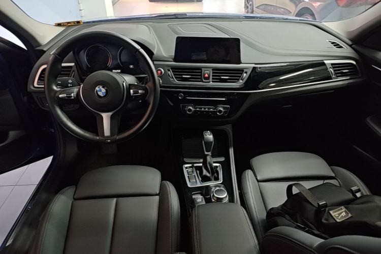 Used BMW 1 Series 2019 118i M Sport Package Center Console
