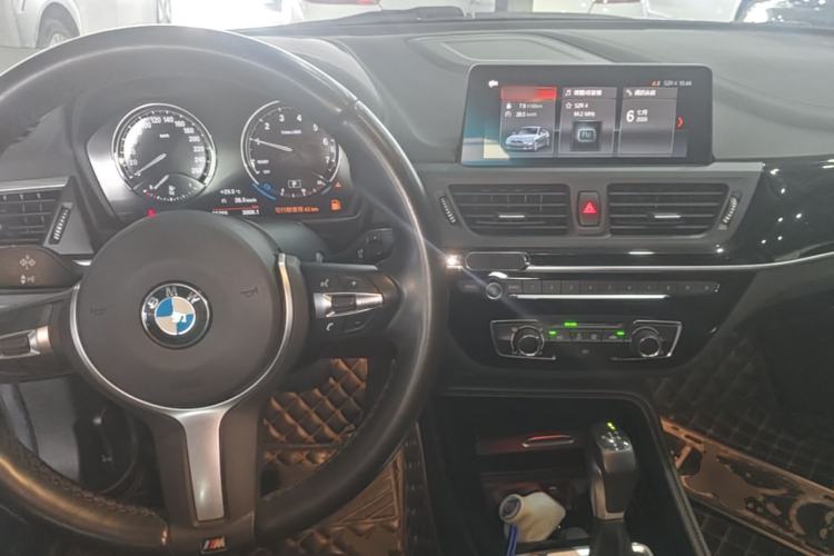 Used BMW 1 Series 2019 118i M Sport Package Center Console