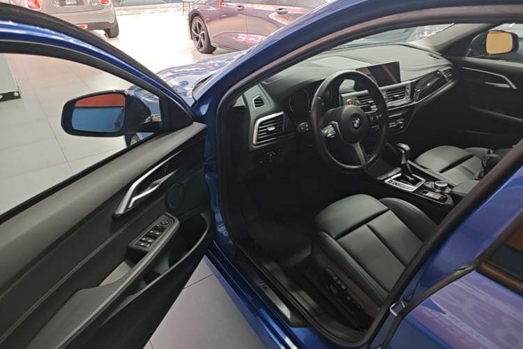 Used BMW 1 Series 2019 118i M Sport Package Driver Seat