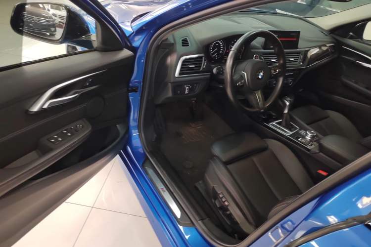 Used BMW 1 Series 2019 118i M Sport Package Driver Seat