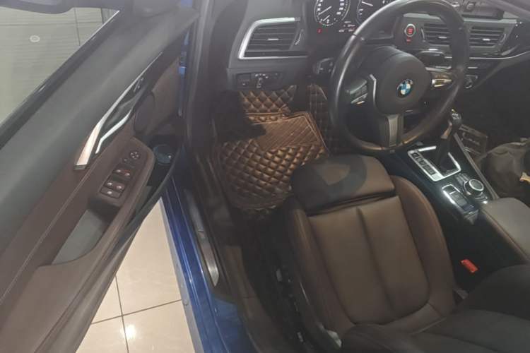 Used BMW 1 Series 2019 118i M Sport Package Driver Seat