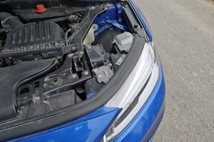 Used BMW 1 Series 2019 118i Fashion Model Engine Bay Left