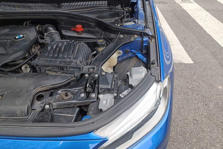 Used BMW 1 Series 2019 118i Fashion Model Engine Bay Left