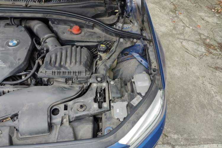 Used BMW 1 Series 2019 118i Fashion Model Engine Bay Left