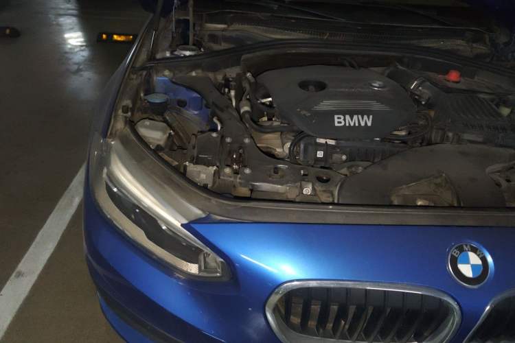 Used BMW 1 Series 2019 118i Fashion Model Engine Bay Right