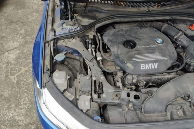 Used BMW 1 Series 2019 118i Fashion Model Engine Bay Right
